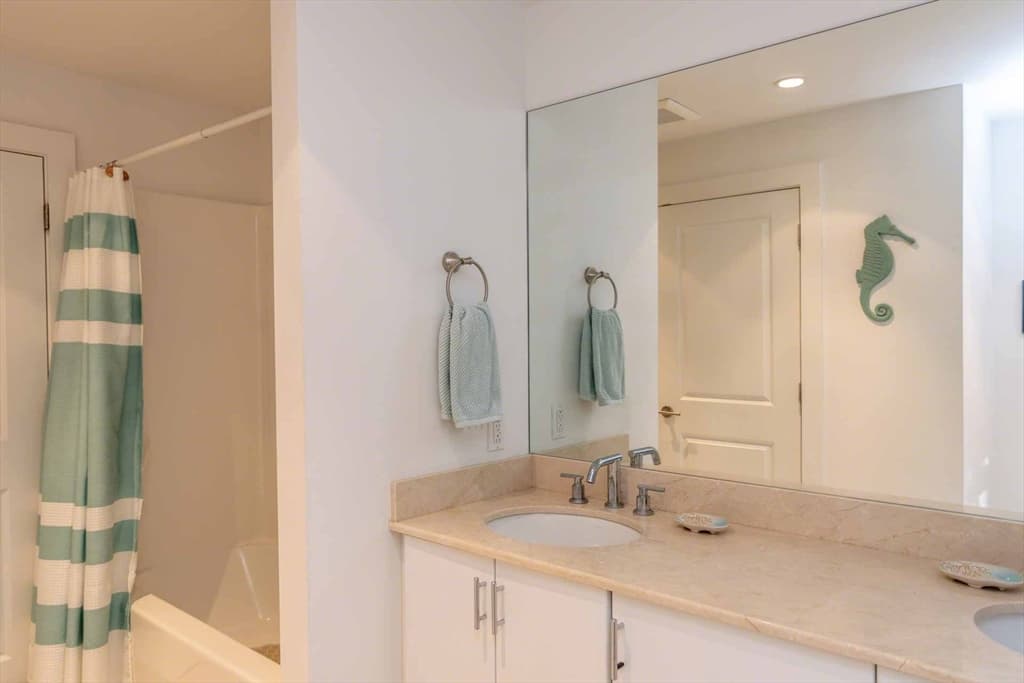 Single Family Residence at 7 Katama Dr, Edgartown MA 02539, Edgartown, photo 28 of 38