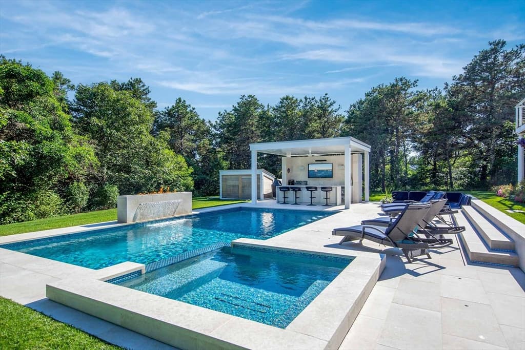 Single Family Residence at 7 Katama Dr, Edgartown MA 02539, Edgartown, photo 34 of 38