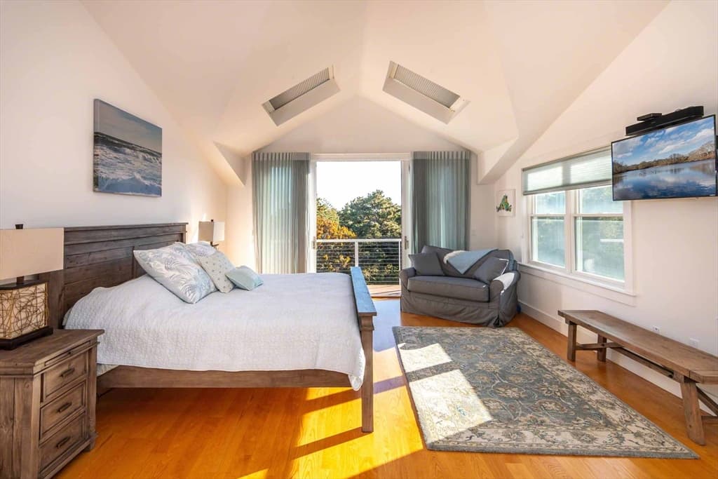 Single Family Residence at 7 Katama Dr, Edgartown MA 02539, Edgartown, photo 18 of 38