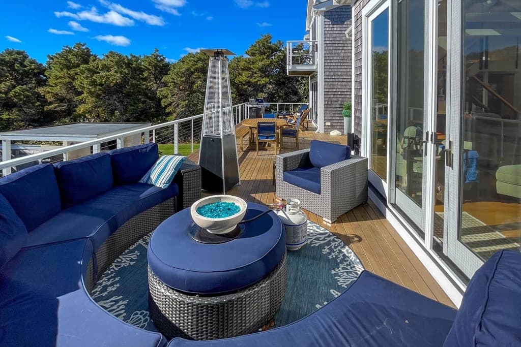 Single Family Residence at 7 Katama Dr, Edgartown MA 02539, Edgartown, photo 15 of 38