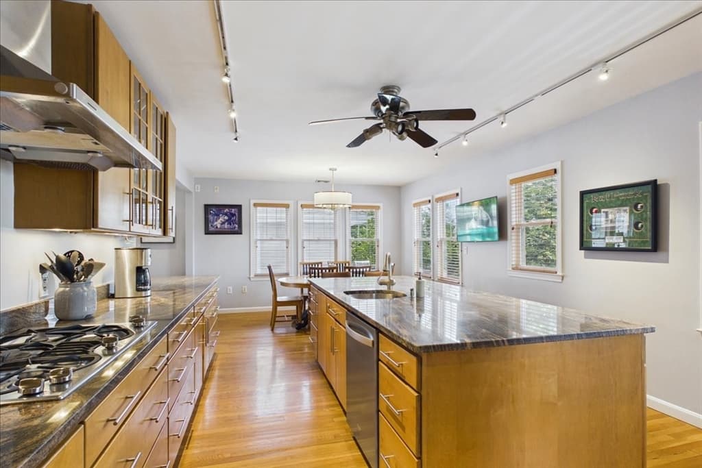 52 Boutwell St # 2, Boston MA 02122 photo 22