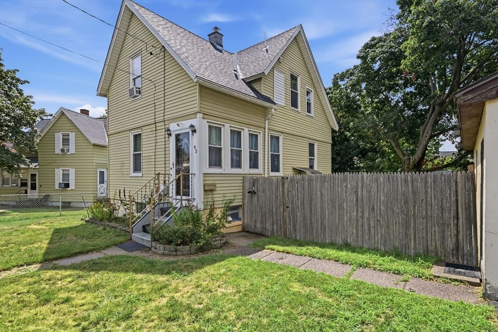 43 Hampden St, Ludlow MA 01056 photo 4