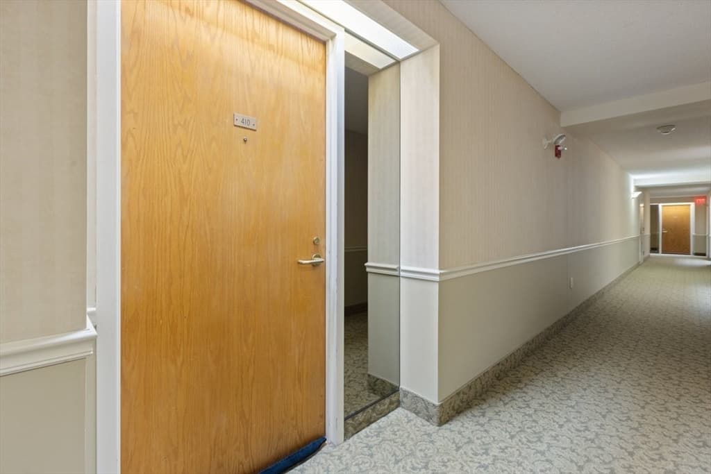 100 Ledgewood Dr # 410, Stoneham MA 02180 photo 6