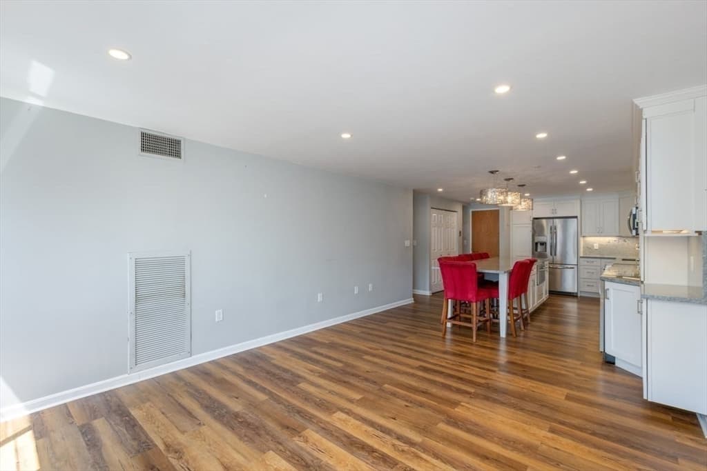 100 Ledgewood Dr # 410, Stoneham MA 02180 photo 10