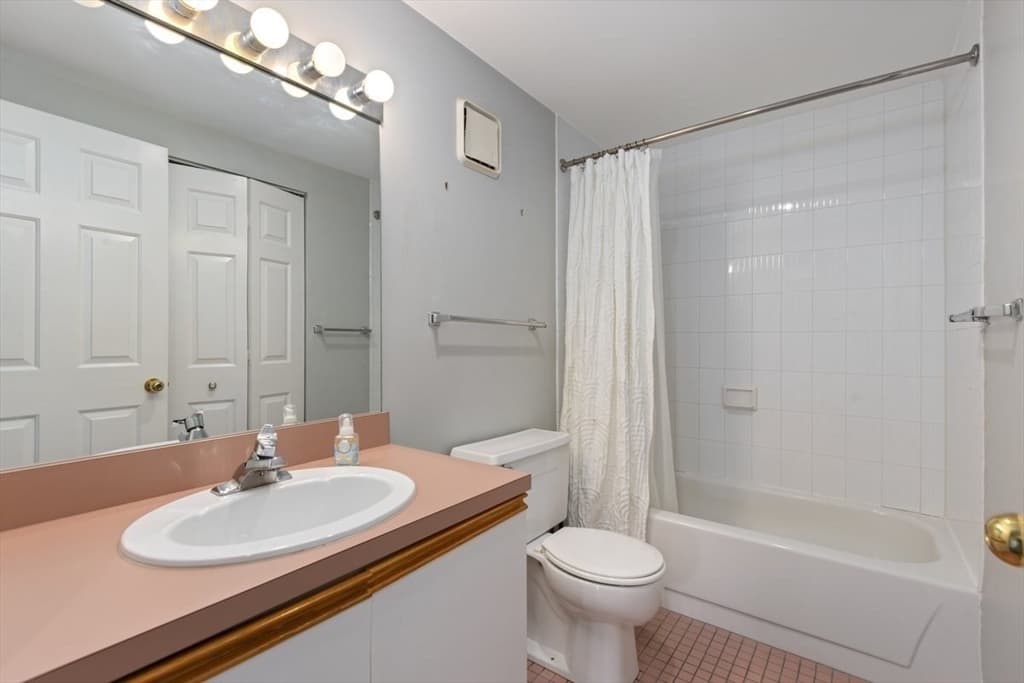 100 Ledgewood Dr # 410, Stoneham MA 02180 photo 21