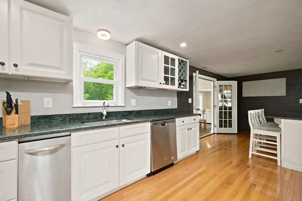 456 North St, Bridgewater MA 02324 photo 8