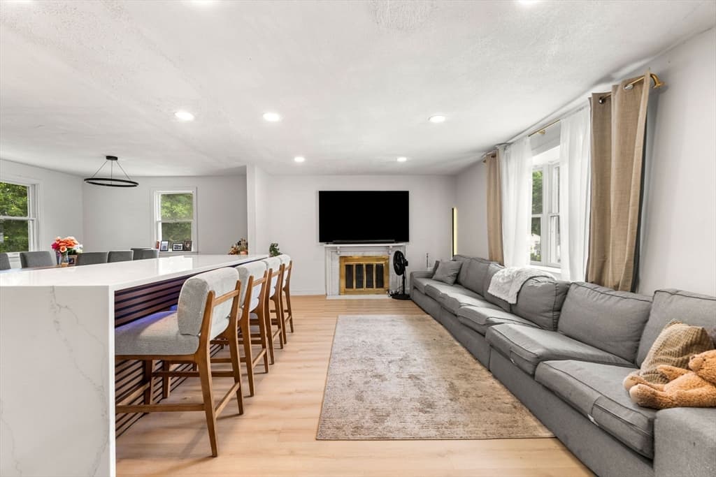 64 Spring View Drive, Lynn MA 01904 photo 3