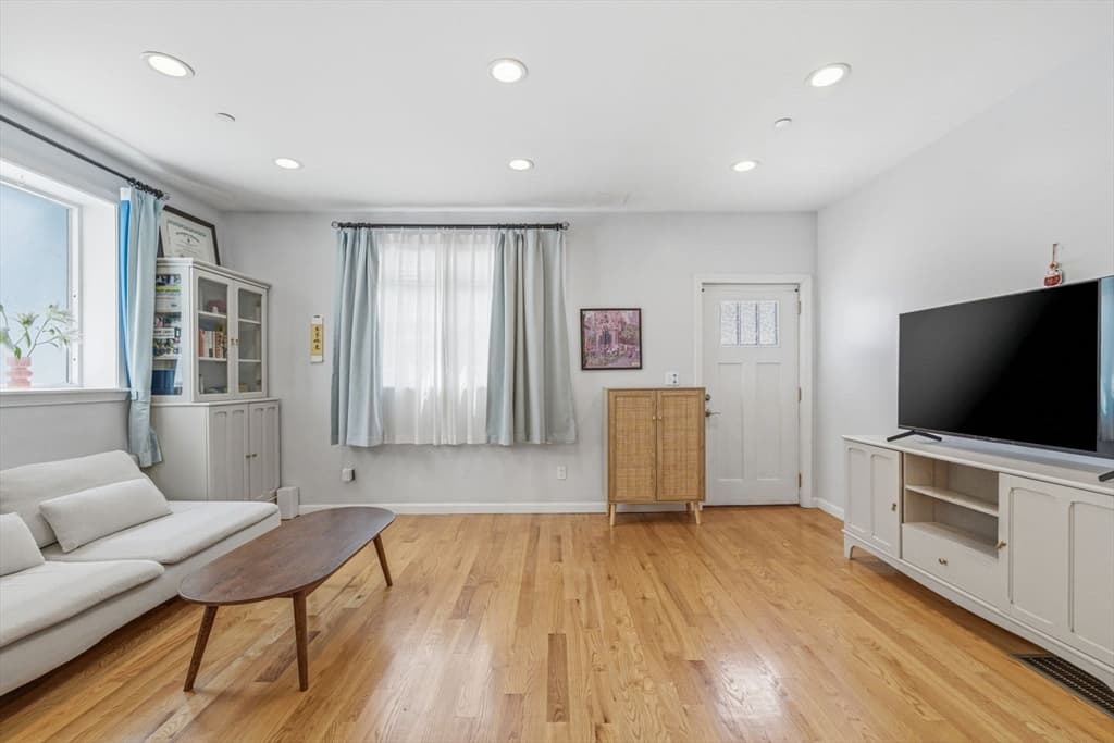 518 Main St # 2, Medford MA 02155 photo 6