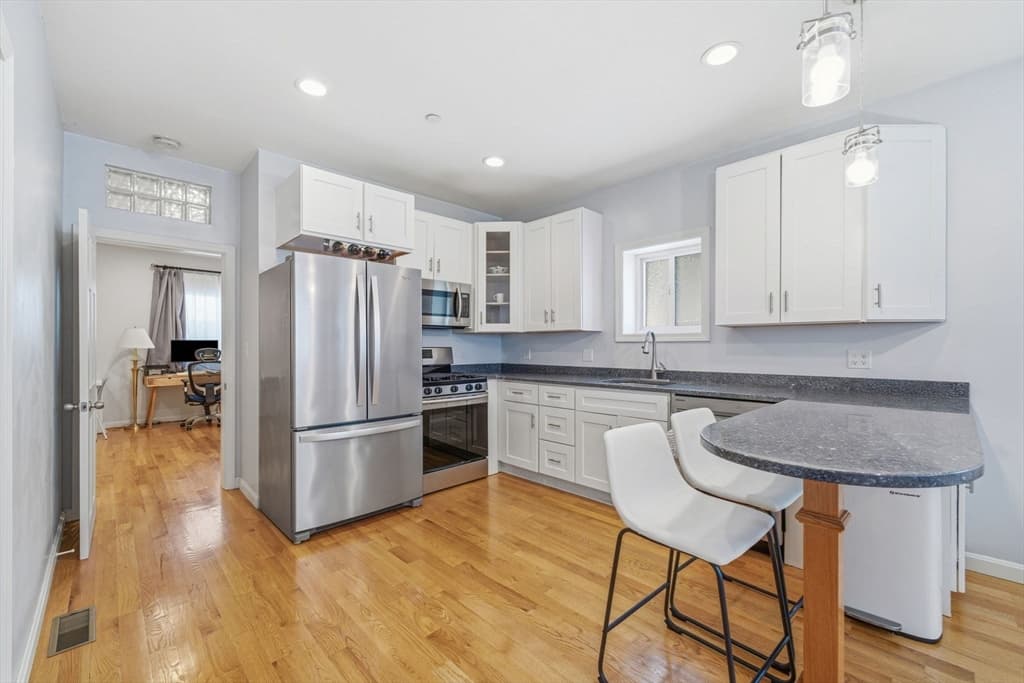 518 Main St # 2, Medford MA 02155 photo 3