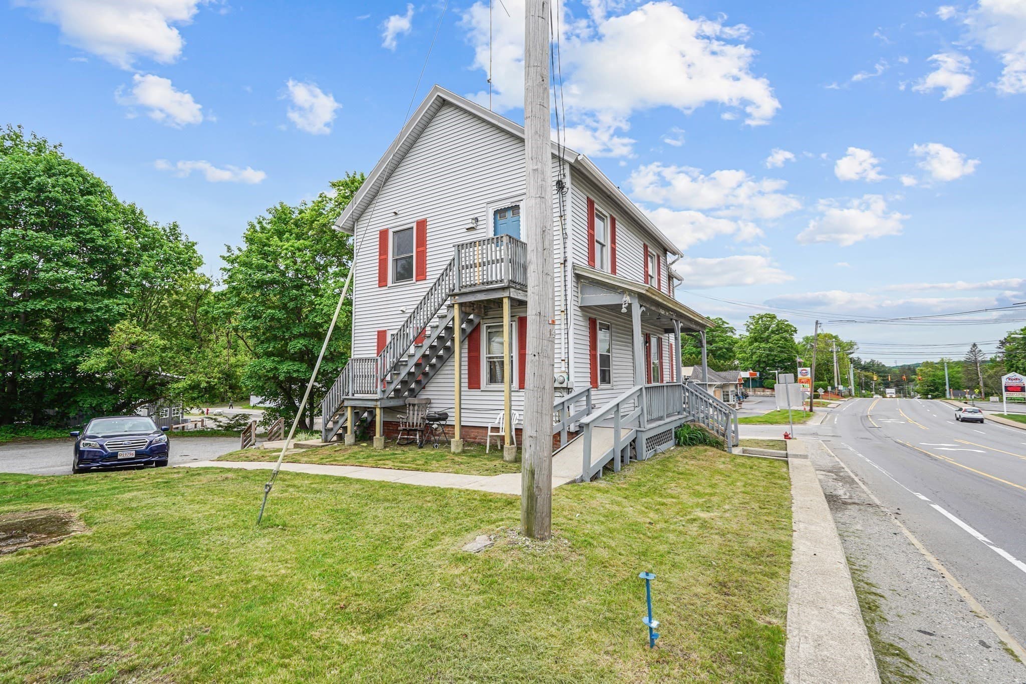 3 Family at 32 Worcester, Charlton MA 01507, photo 2 of 39