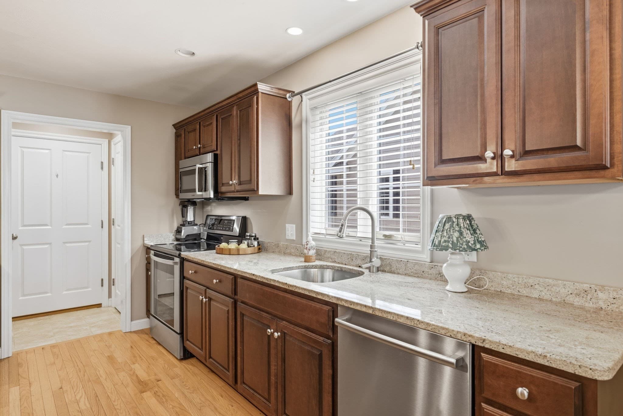 Condominium at 39 Russell Farm Dr # 39, Methuen MA 01844, Methuen, photo 6 of 42