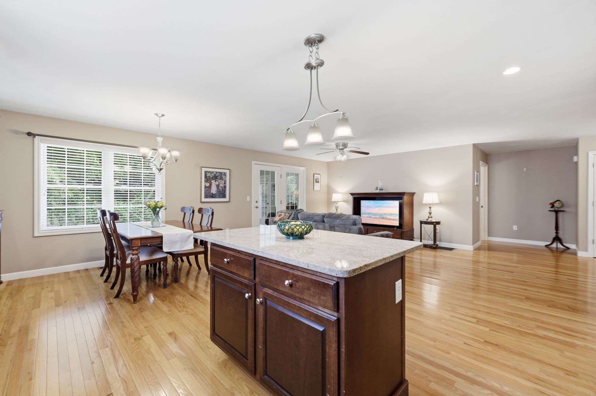 Condominium at 39 Russell Farm Dr # 39, Methuen MA 01844, Methuen, photo 7 of 42