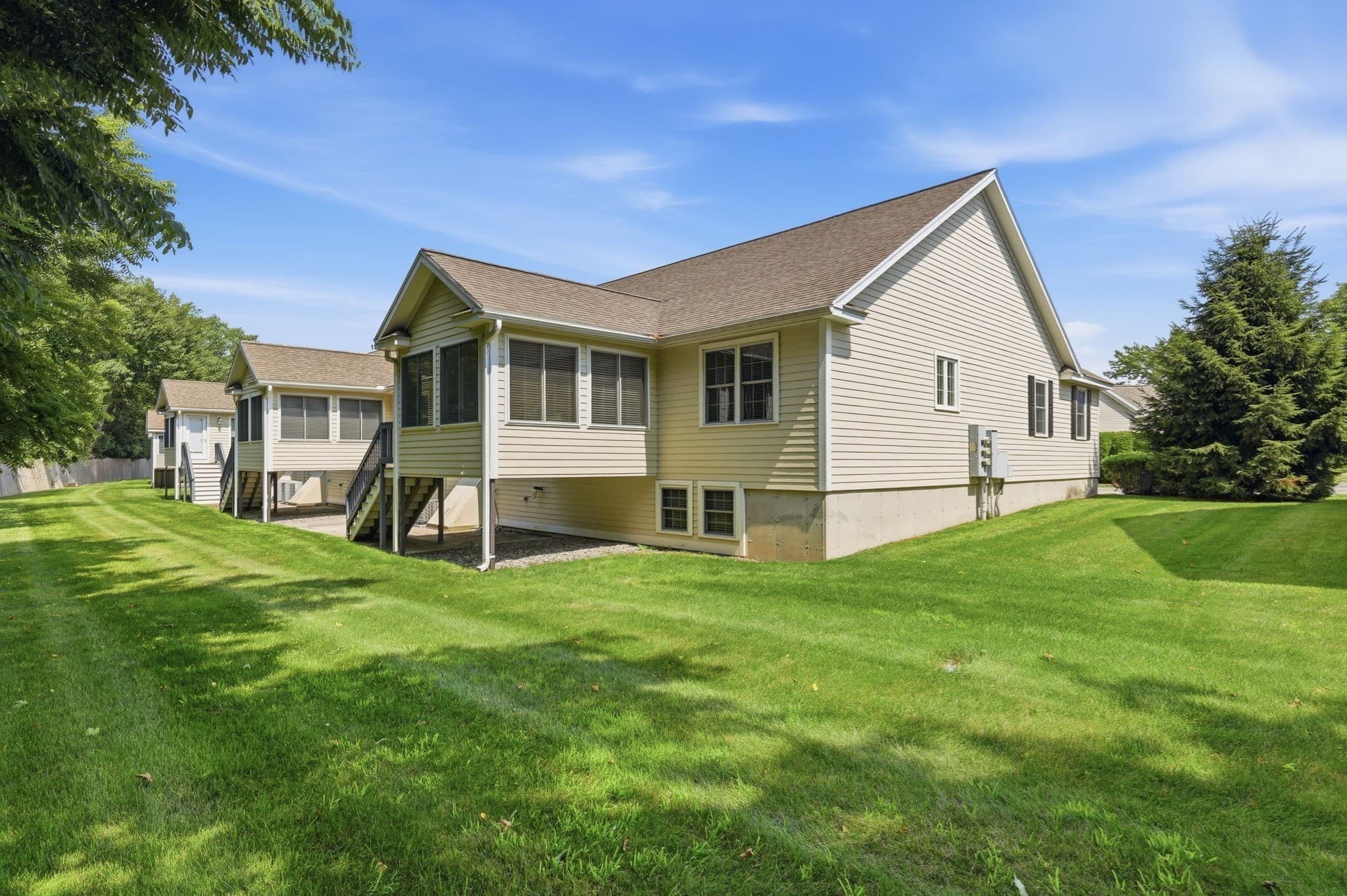 Condominium at 39 Russell Farm Dr # 39, Methuen MA 01844, Methuen, photo 41 of 42