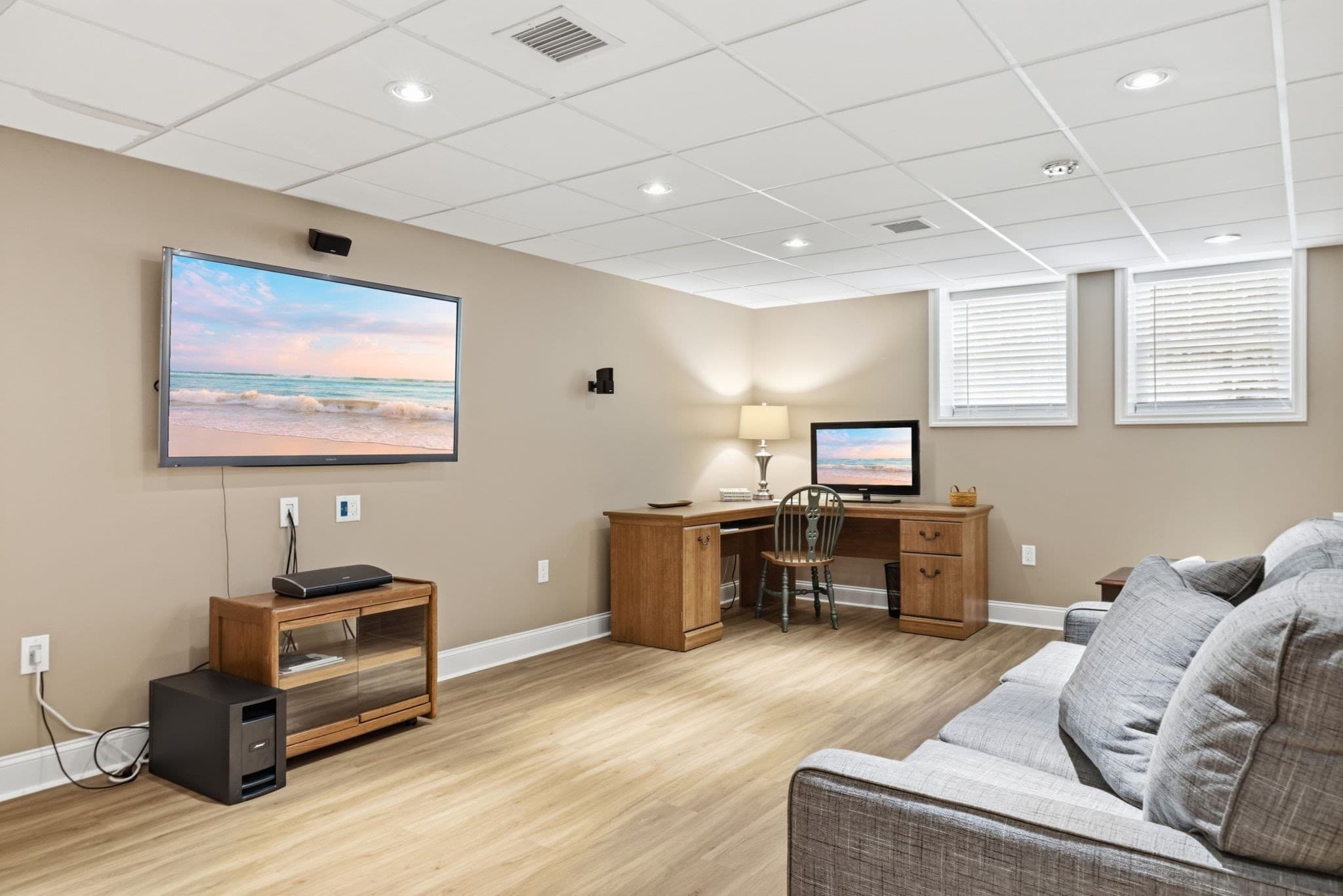 Condominium at 39 Russell Farm Dr # 39, Methuen MA 01844, Methuen, photo 31 of 42