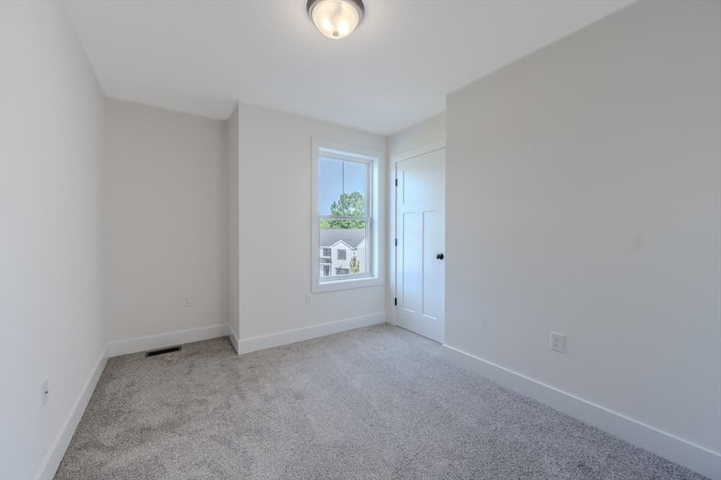 112 Genest St # 17, Dracut MA 01826 photo 13