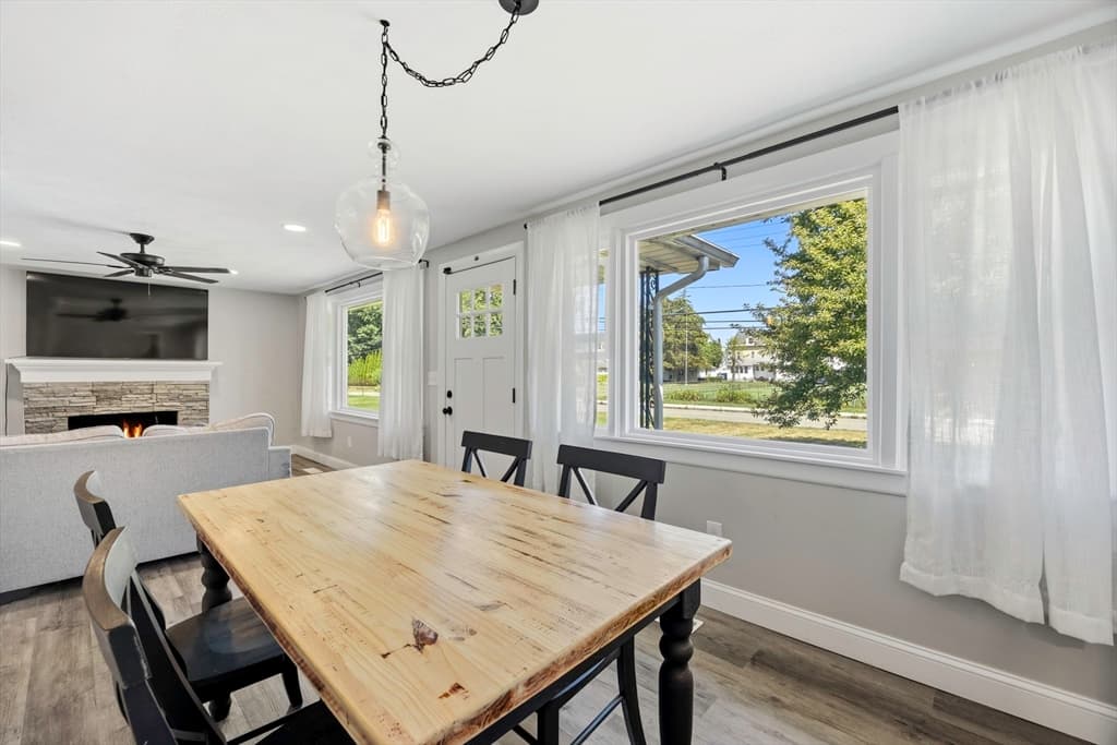 140 Everett St, Easthampton MA 01027 photo 6