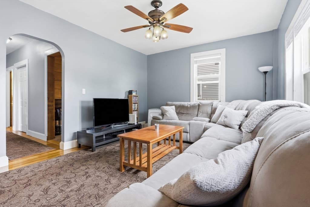 Single Family Residence at 2 Cashman Rd, Peabody MA 01960, Peabody, photo 5 of 37