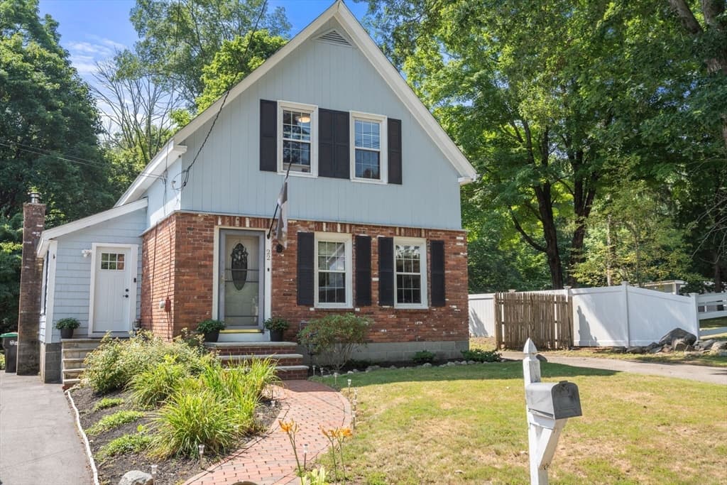 22 Union Rd, Norton MA 02766 photo 3