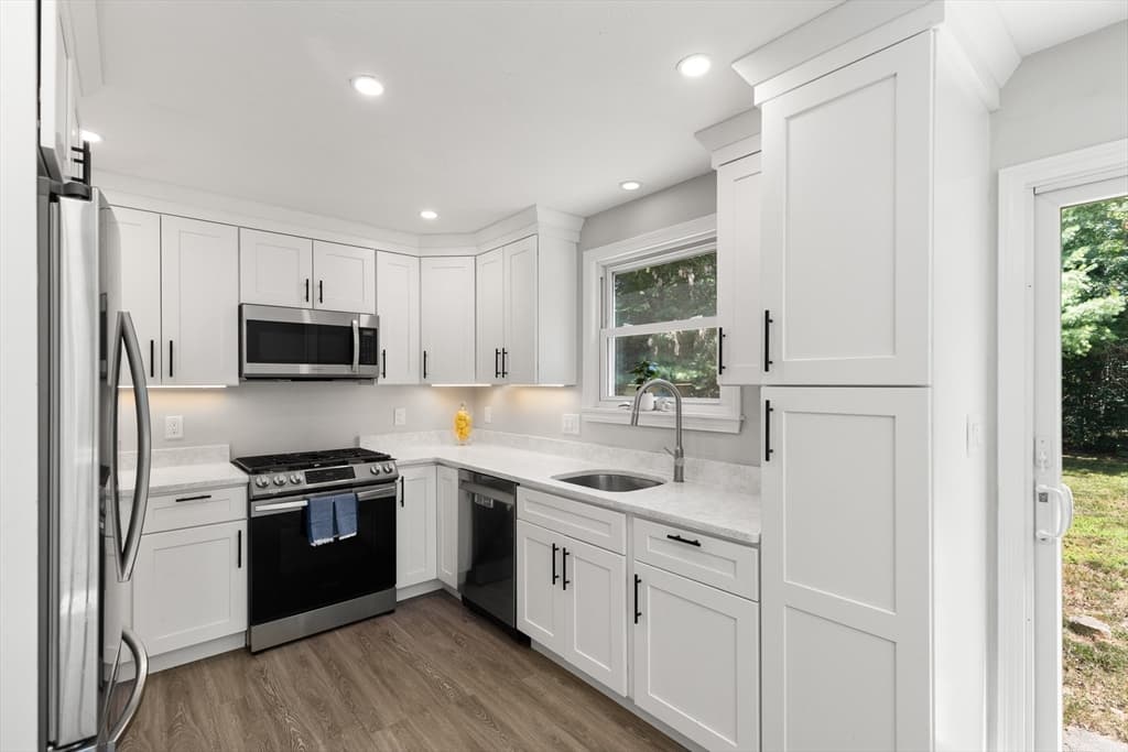 119 Hayway Rd, Falmouth MA 02536 photo 3