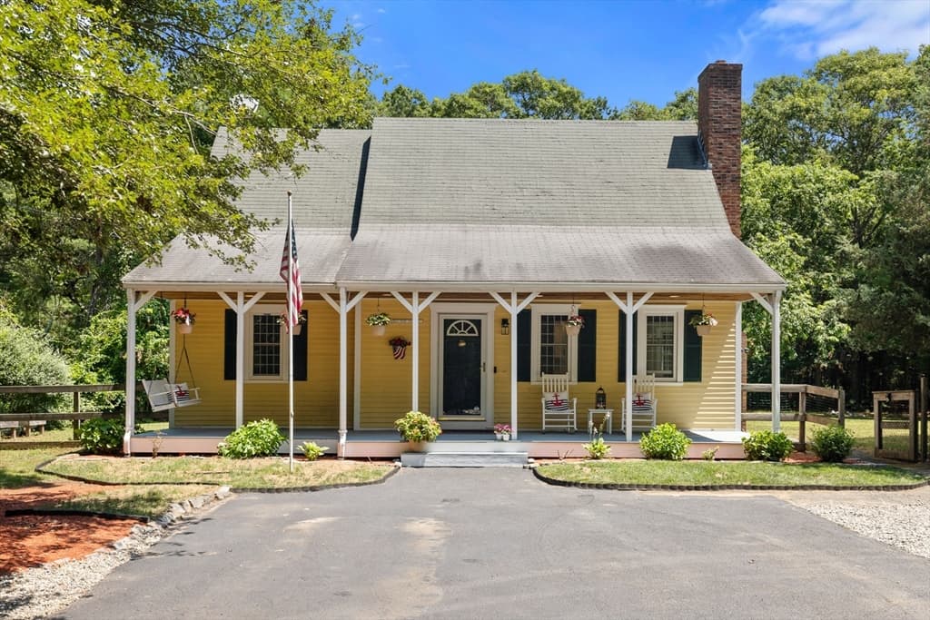 119 Hayway Rd, Falmouth MA 02536