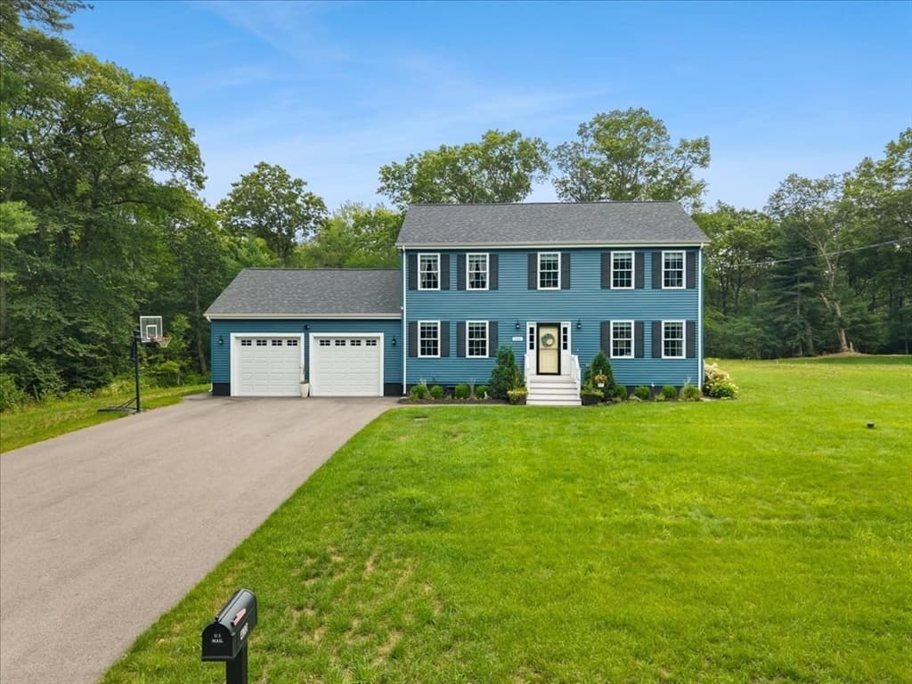 430 Thrasher St, Raynham MA 02767 photo 2