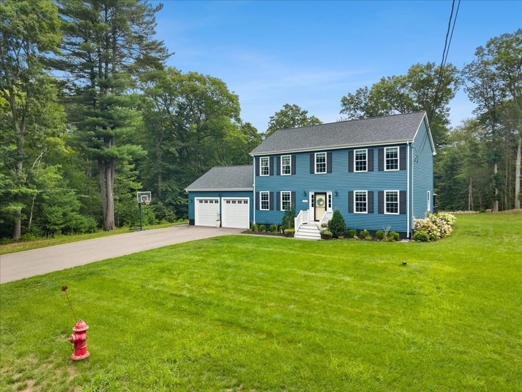 430 Thrasher St, Raynham MA 02767 photo 3