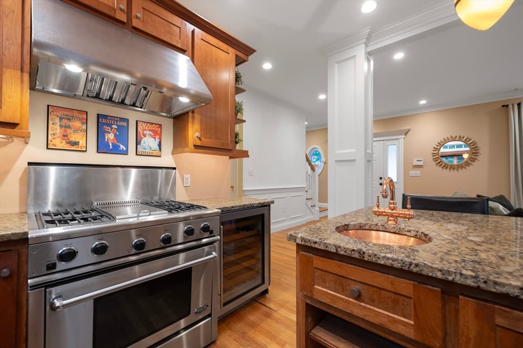 241 Ridge St, Winchester MA 01890 photo 9