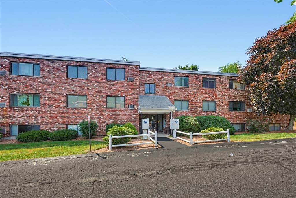 65 Milliken Ave # 3, Franklin MA 02038