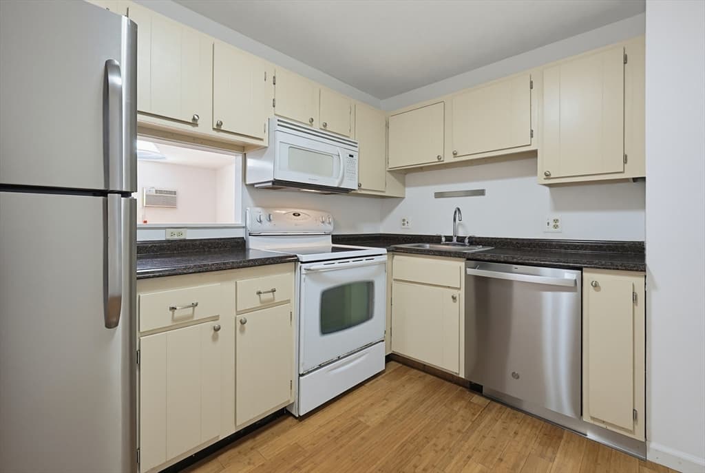 65 Milliken Ave # 3, Franklin MA 02038 photo 4