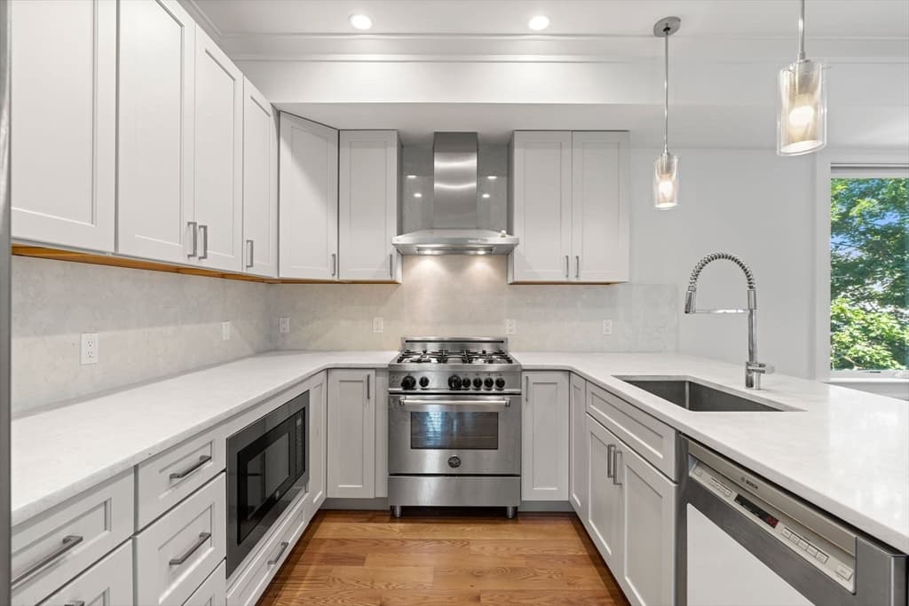 17 Vinton Street, Boston MA 02127
