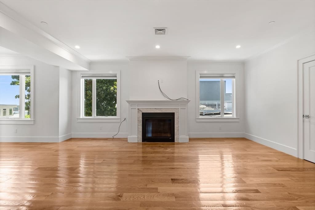 17 Vinton Street, Boston MA 02127 photo 4