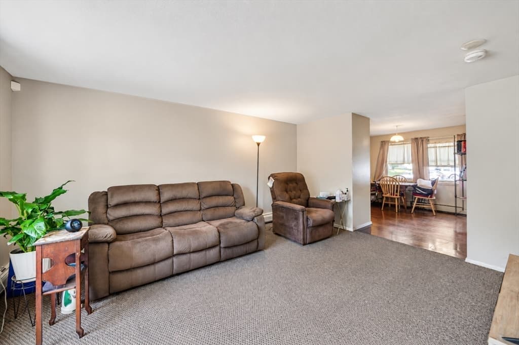 48 Manor Court # 48, Springfield MA 01118 photo 2