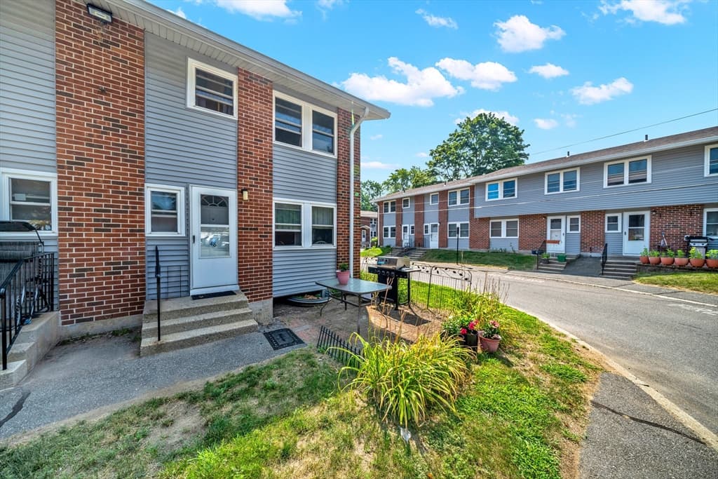 48 Manor Court # 48, Springfield MA 01118 photo 12