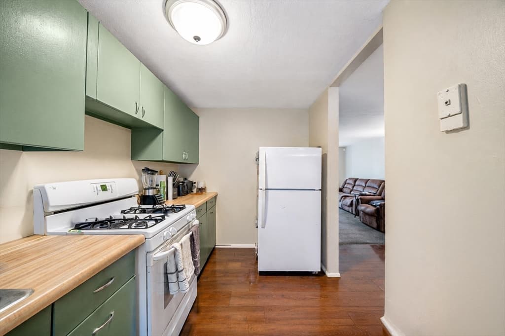 48 Manor Court # 48, Springfield MA 01118 photo 7