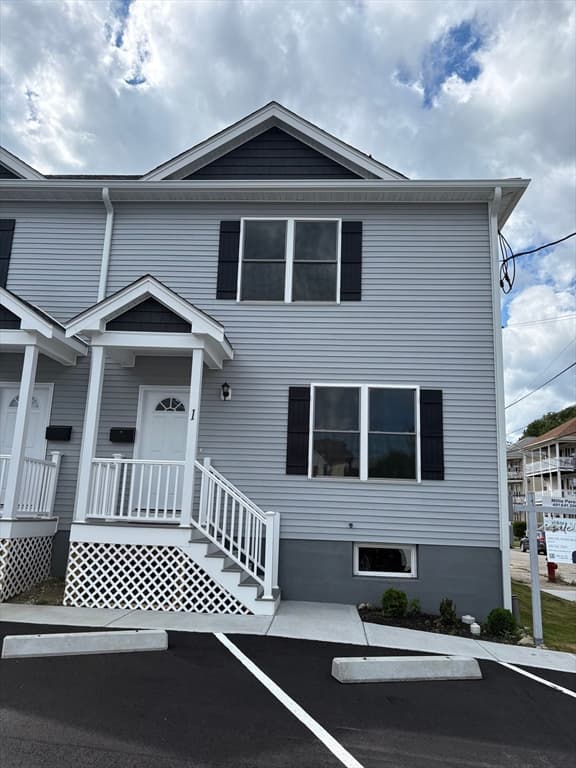 184 Avenue C # 01, Woonsocket RI 02895