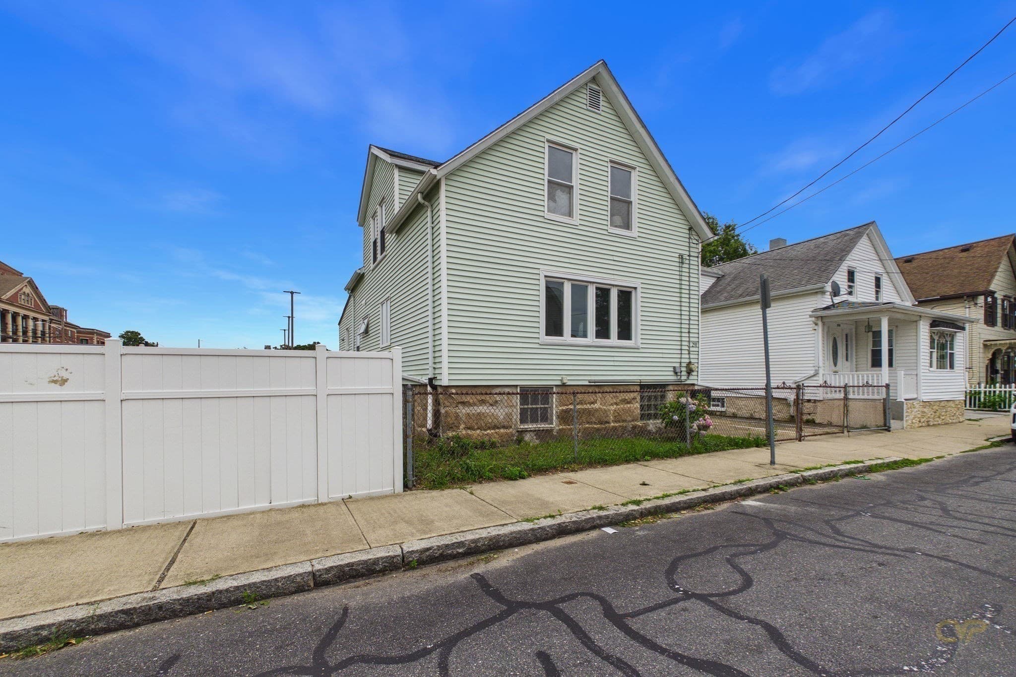 Single Family Residence at 250 Chancery St, New Bedford MA 02740, New Bedford, photo 2 of 31