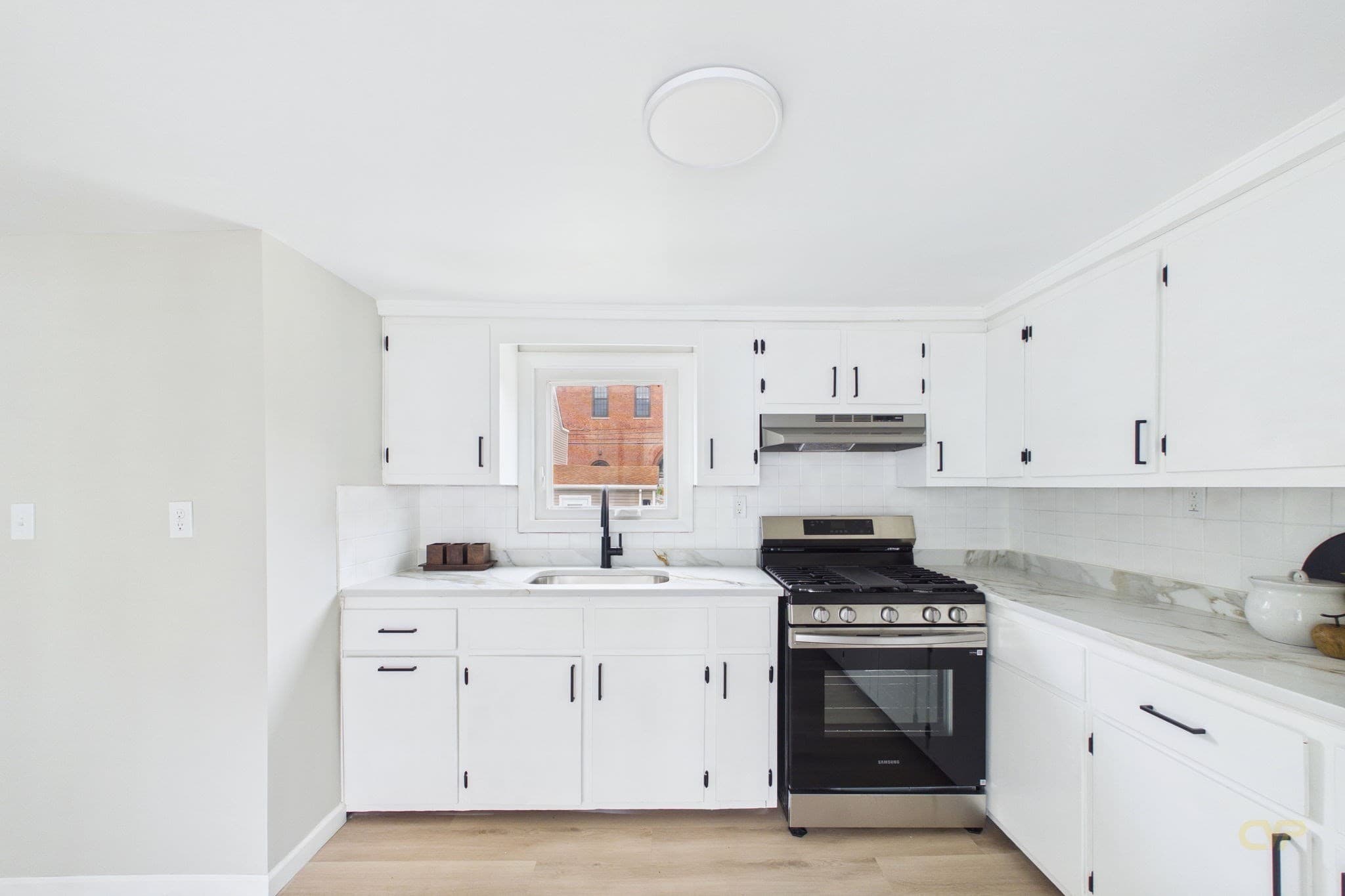 Single Family Residence at 250 Chancery St, New Bedford MA 02740, New Bedford, photo 12 of 31