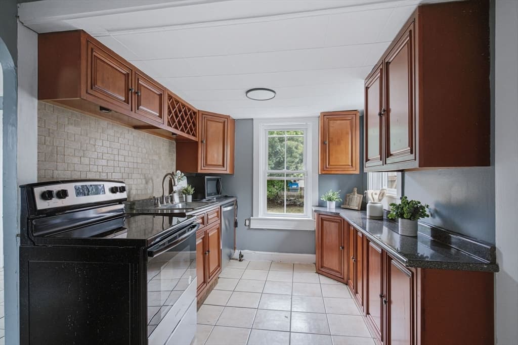 92 Broadway, Taunton MA 02780 photo 6