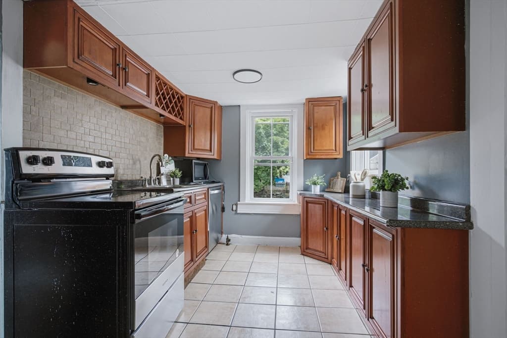 92 Broadway, Taunton MA 02780 photo 5