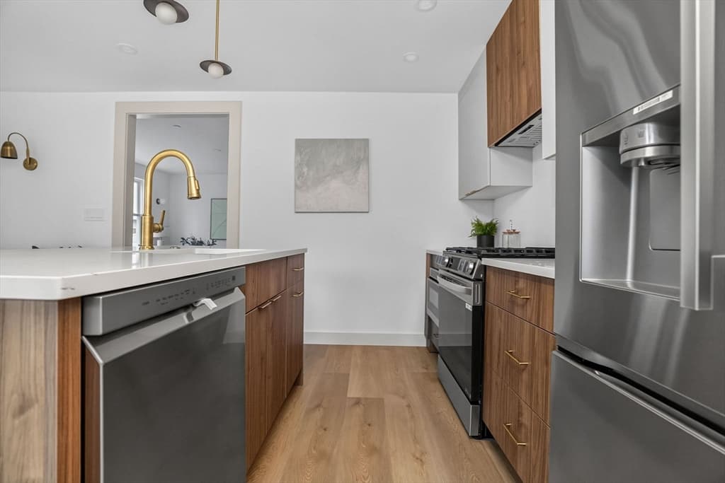 146 Jaques St # A, Somerville MA 02145 photo 3