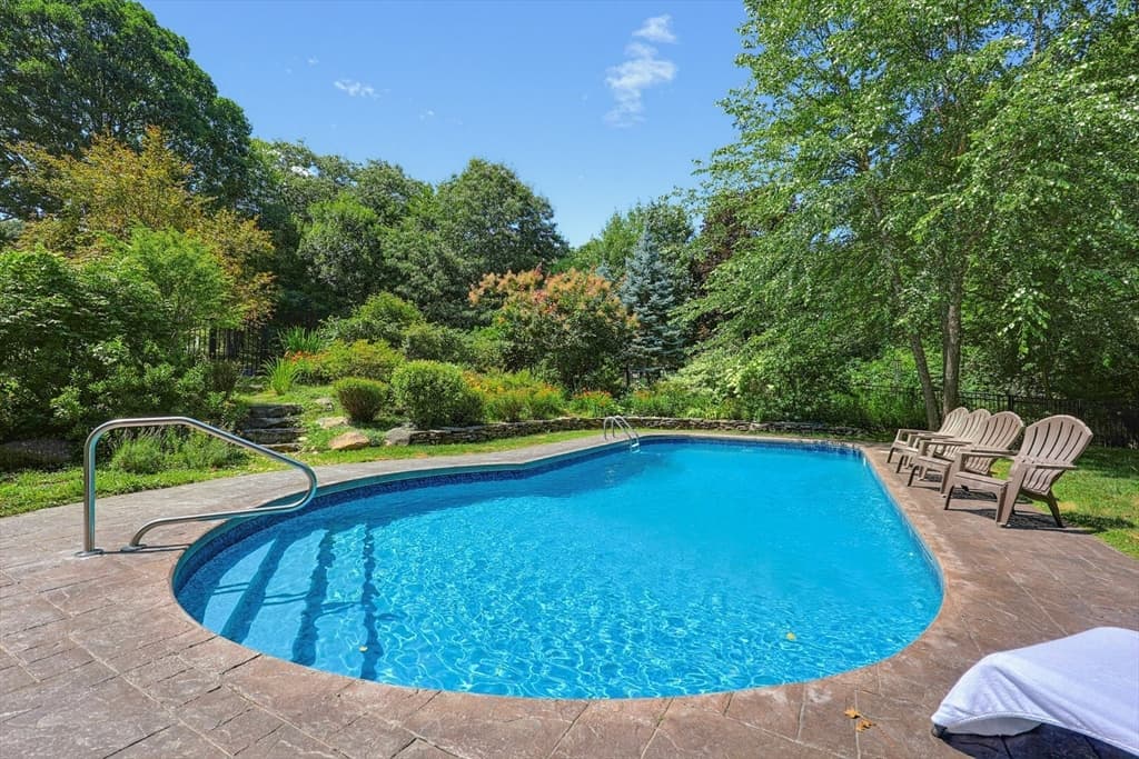 25 Erin Way, Holliston MA 01746 photo 5