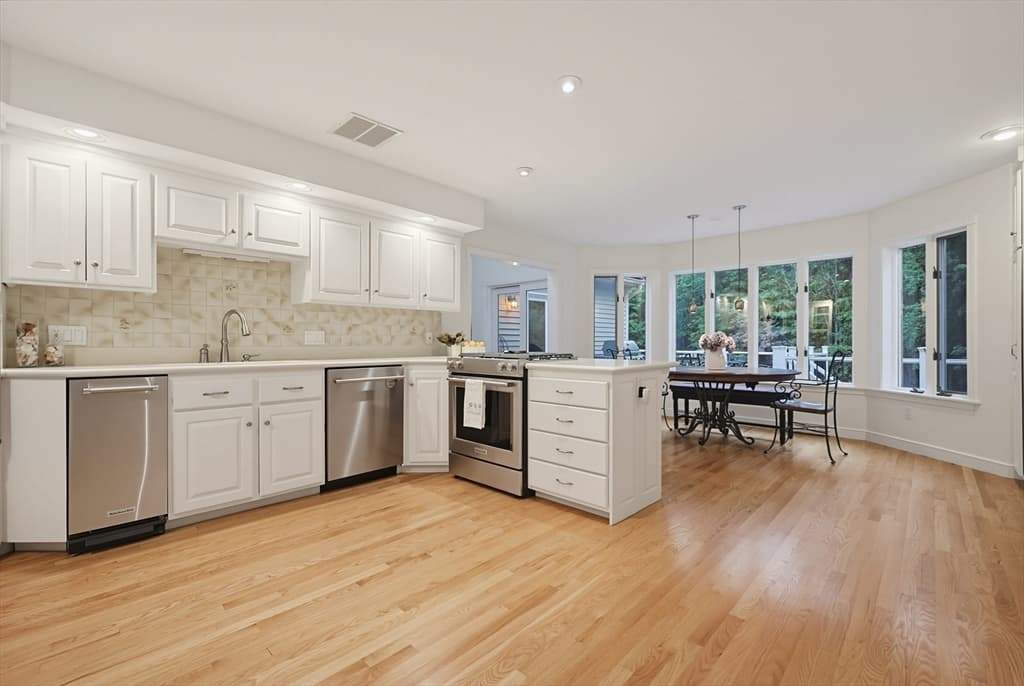 25 Erin Way, Holliston MA 01746 photo 11