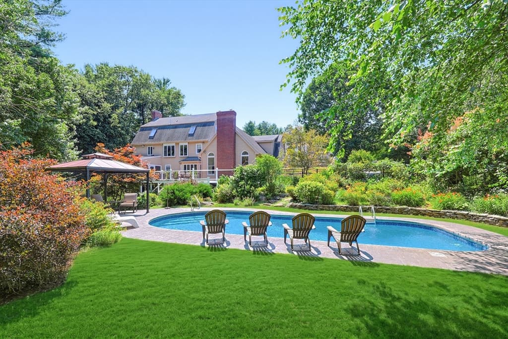 25 Erin Way, Holliston MA 01746 photo 4