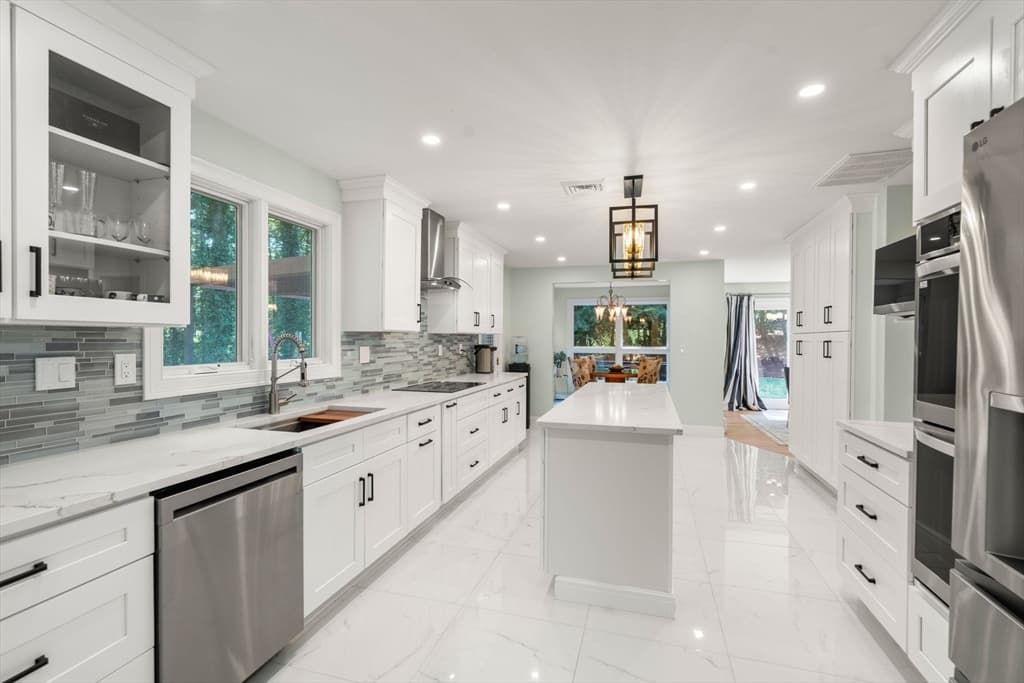 47 Dedham St, Sharon MA 02067