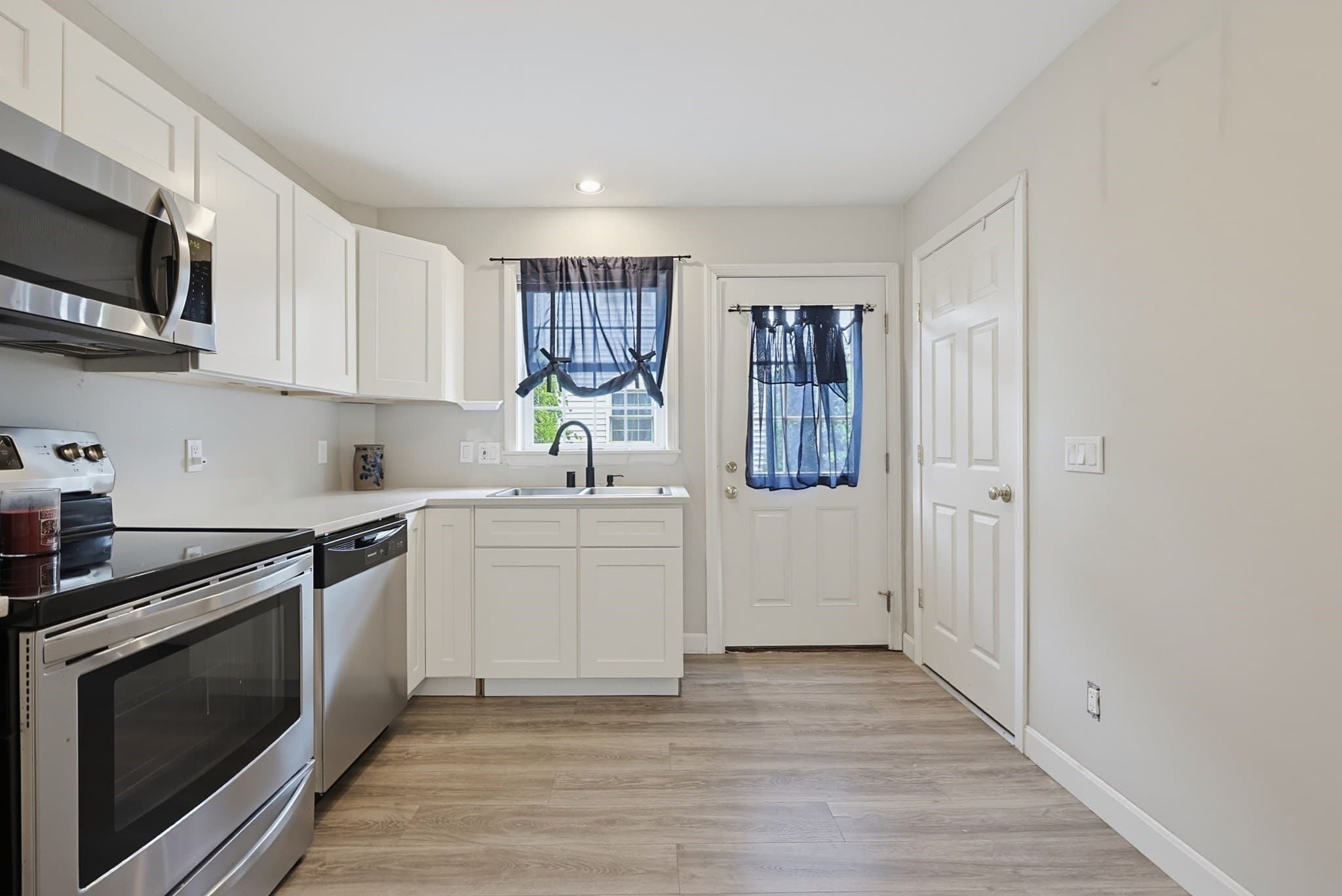 Condominium at 13 Dexter St # 13, North Attleboro MA 02760, North Attleboro, photo 6 of 27