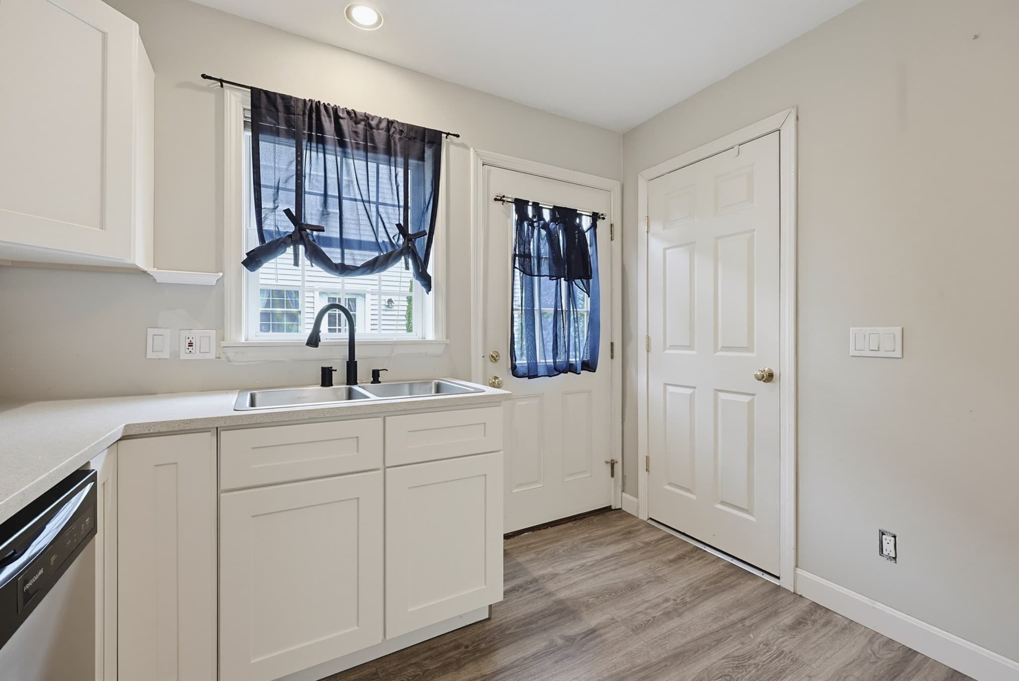 Condominium at 13 Dexter St # 13, North Attleboro MA 02760, North Attleboro, photo 5 of 27
