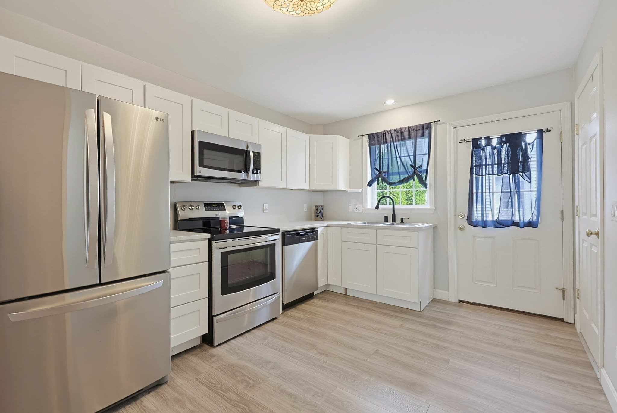 Condominium at 13 Dexter St # 13, North Attleboro MA 02760, North Attleboro, photo 8 of 27