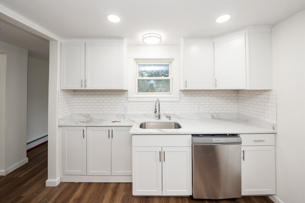 Single Family Residence at 101 Ararat Street, Worcester MA 01606, photo 7 of 26
