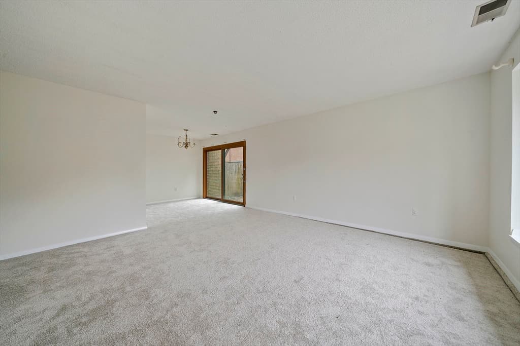 Condominium at 47 Rosewood Dr # 47, Stoughton MA 02072, Stoughton, photo 5 of 23