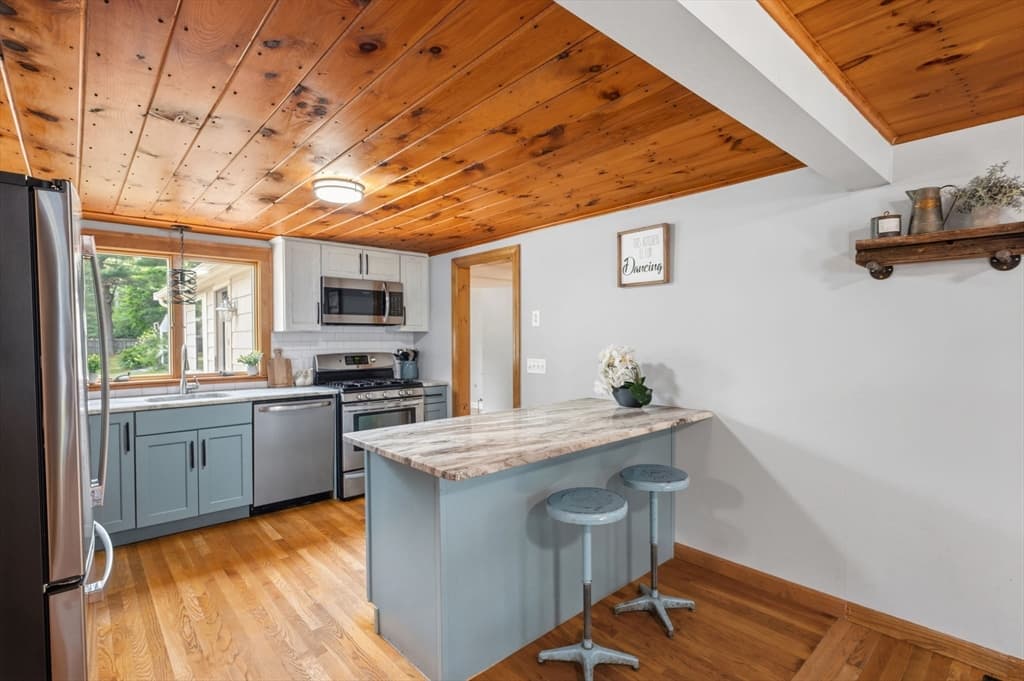 21 Pembroke St, Kingston MA 02364 photo 16